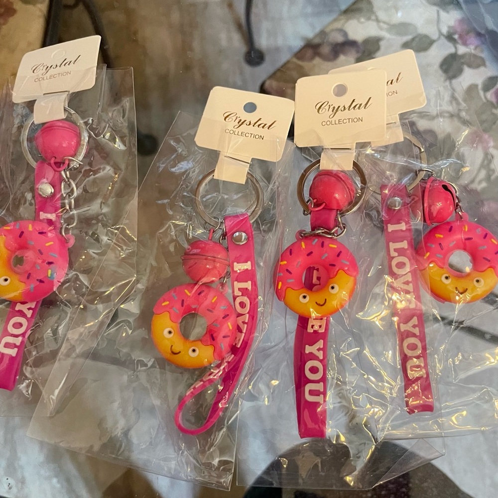 Lot of 4 Pink Donut 🍩 Keychains